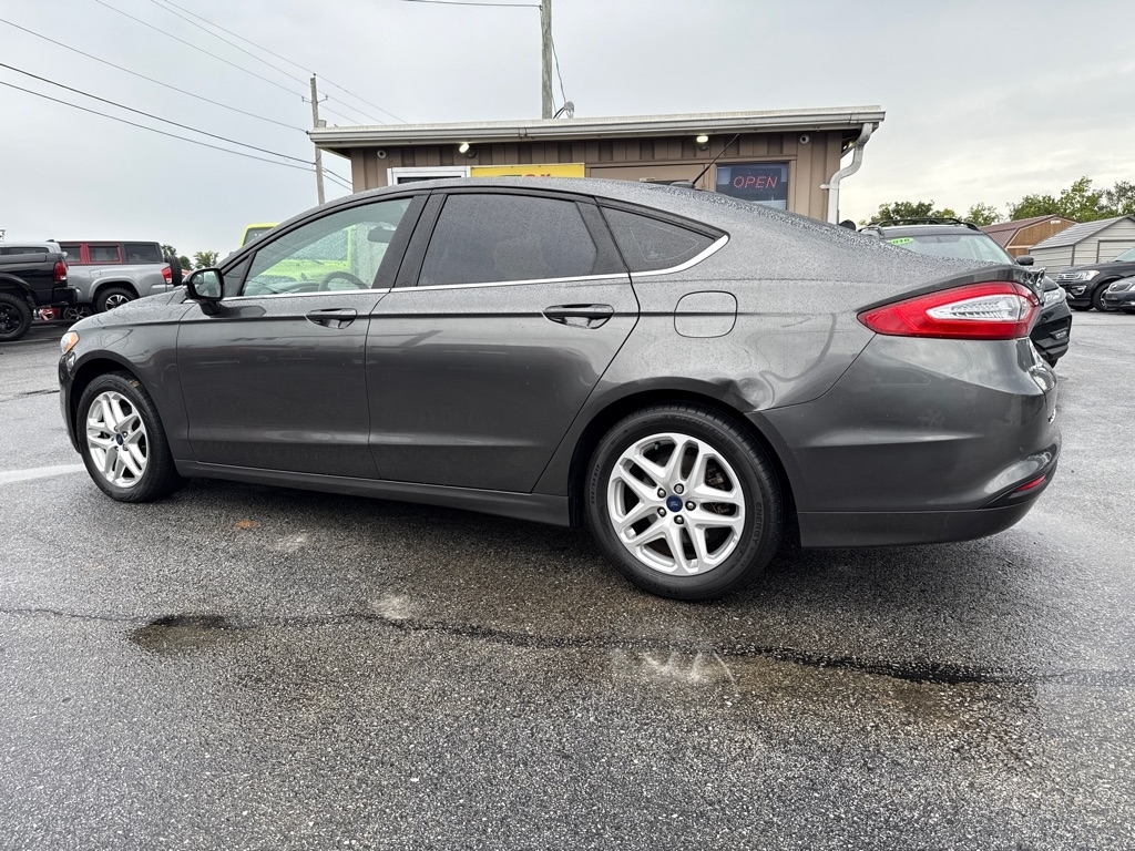 Ford Fusion SE 2016