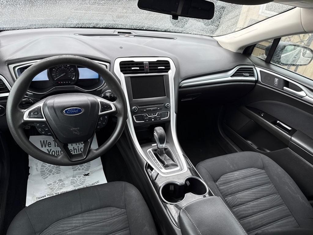 Ford Fusion SE 2016