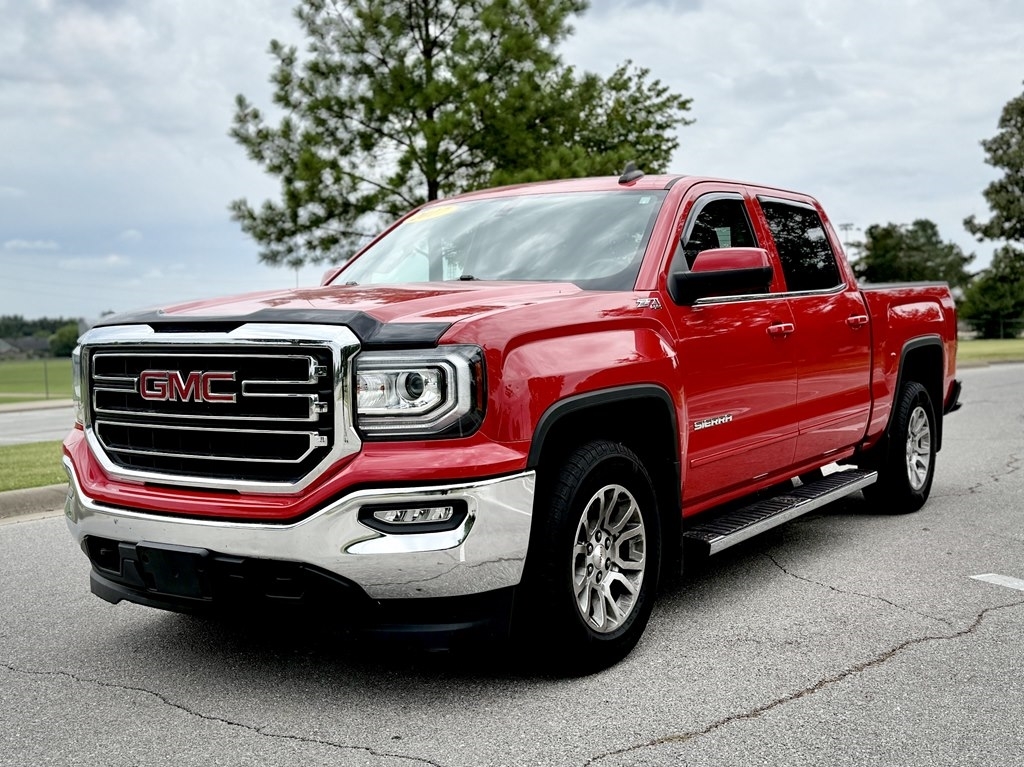 GMC Sierra 1500 SLE Crew Cab Long Box 4WD 2017