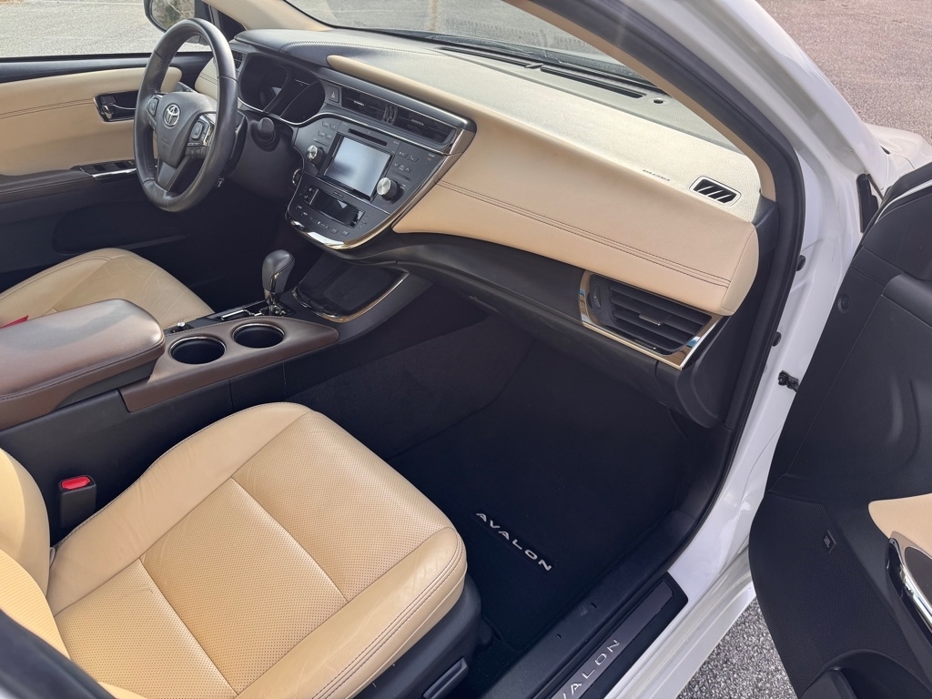 Toyota Avalon XLE 2017