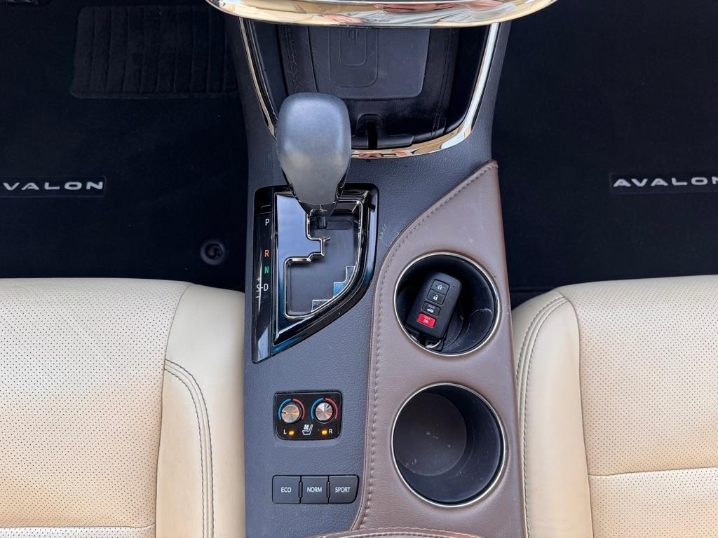 Toyota Avalon XLE 2017