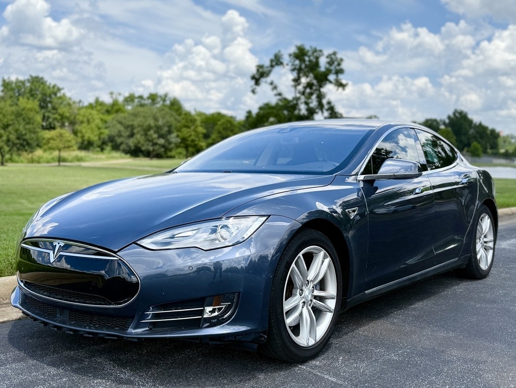 Tesla Model S Base 2014