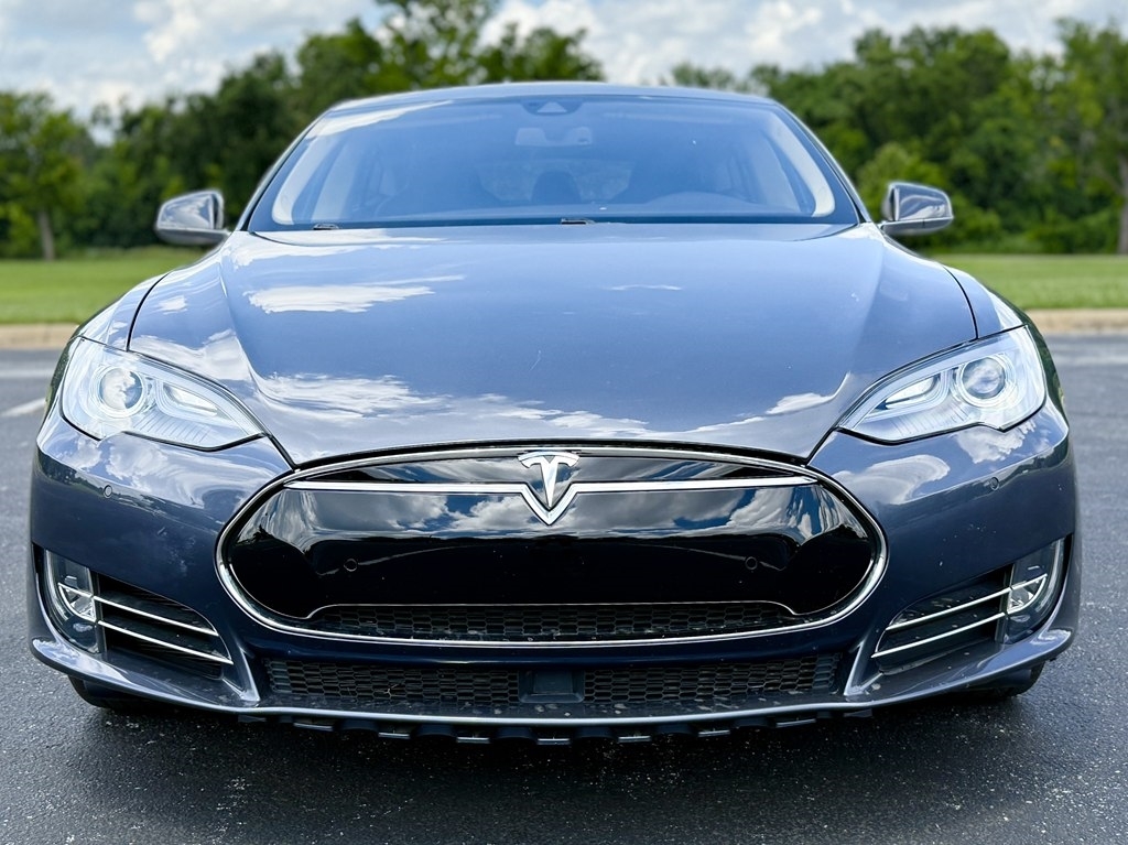 Tesla Model S Base 2014