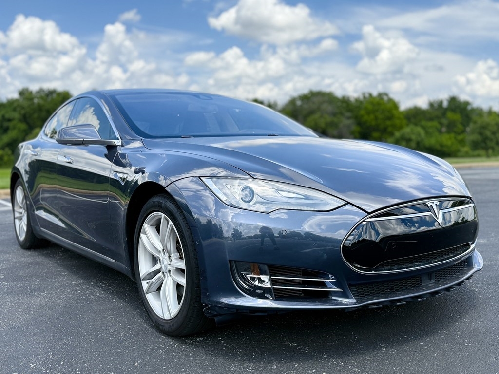 Tesla Model S Base 2014