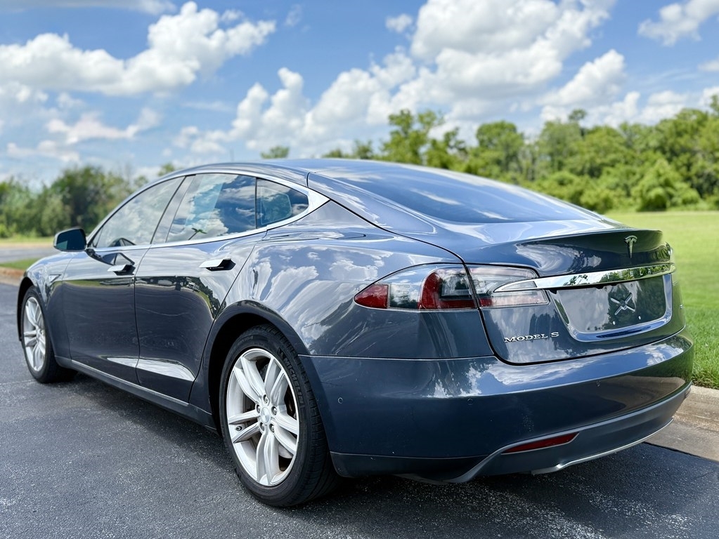 Tesla Model S Base 2014