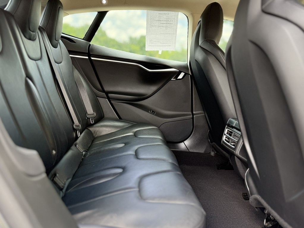 Tesla Model S Base 2014