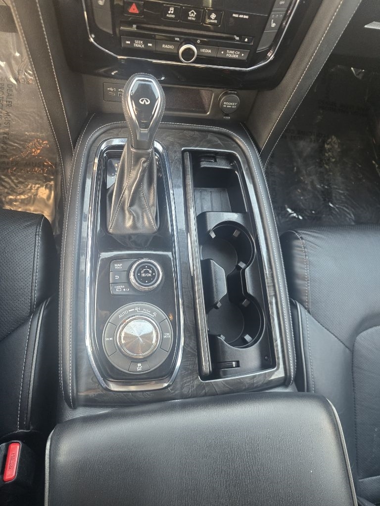 Infiniti QX80 LUXE 4WD 2021