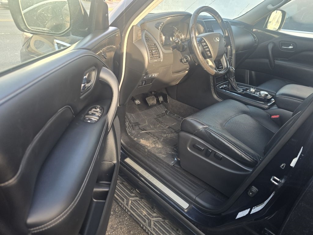 Infiniti QX80 LUXE 4WD 2021