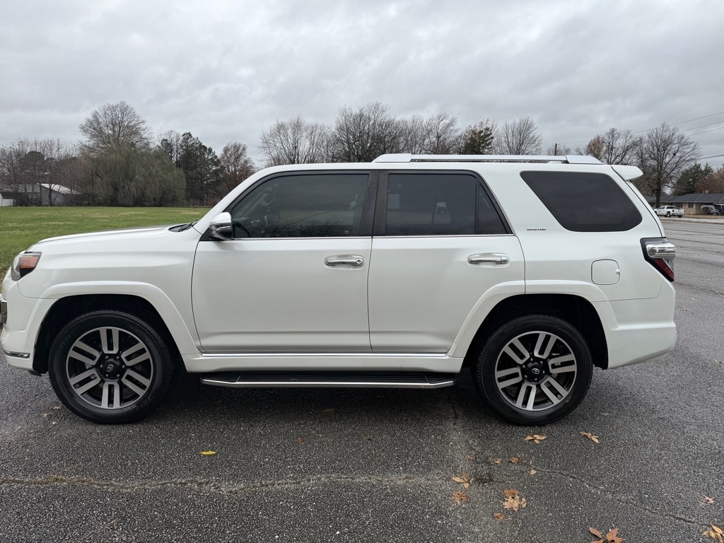 Toyota 4Runner SR5 2WD 2016
