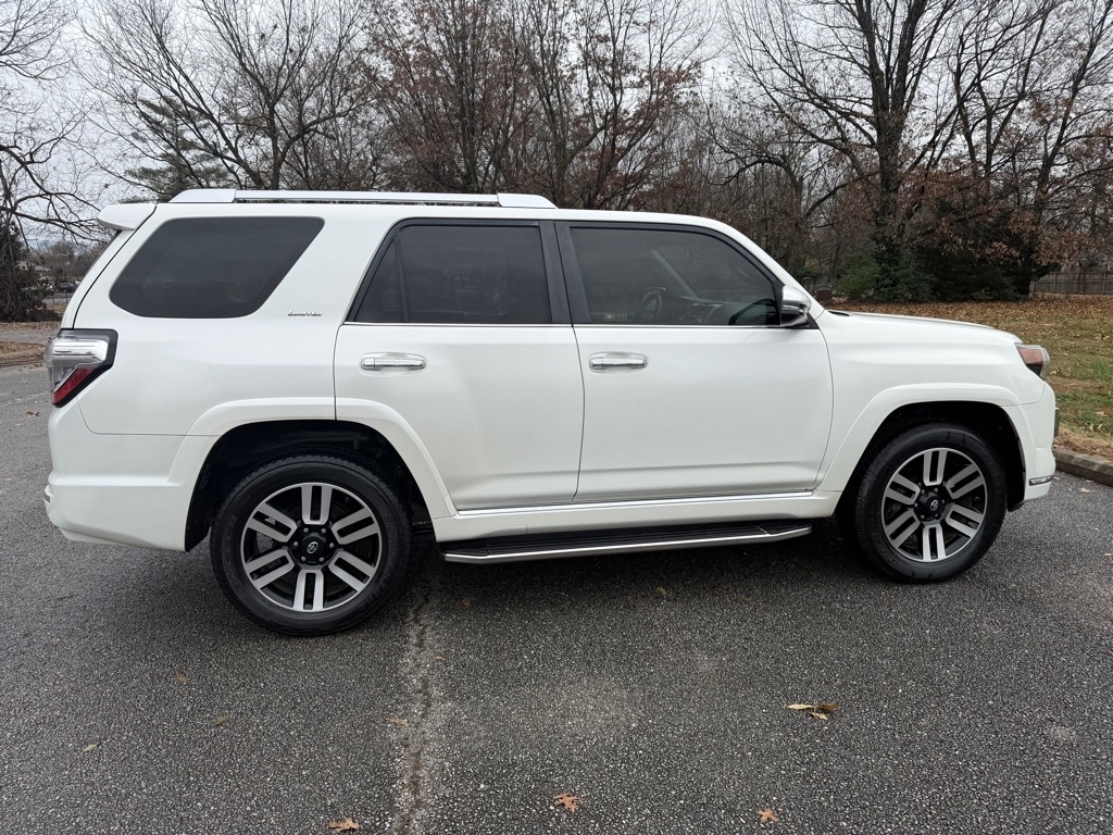 Toyota 4Runner SR5 2WD 2016