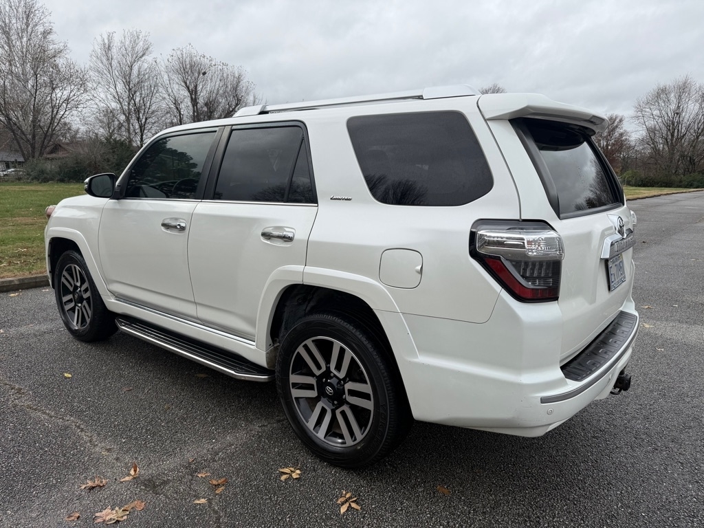 Toyota 4Runner SR5 2WD 2016