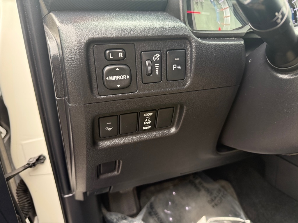 Toyota 4Runner SR5 2WD 2016