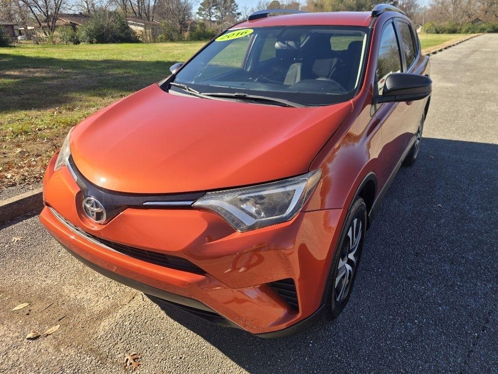 Toyota RAV4 LE AWD 2016