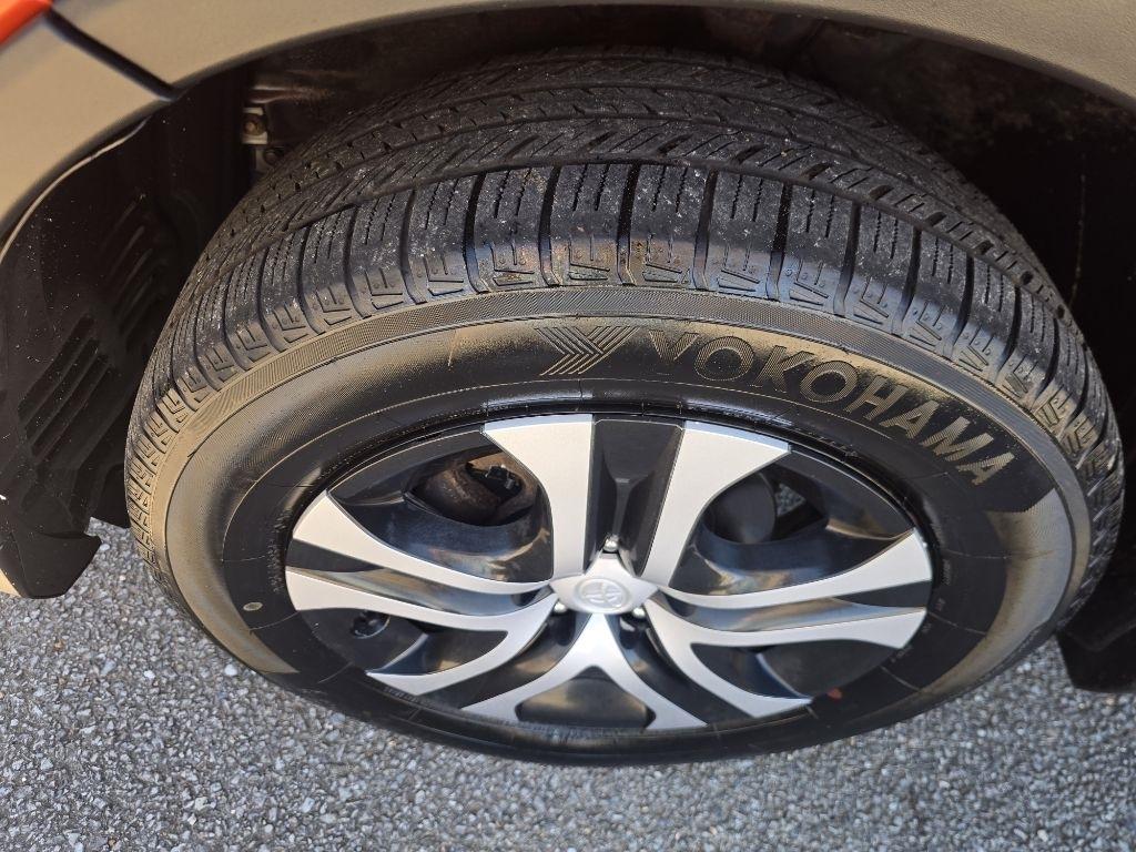 Toyota RAV4 LE AWD 2016