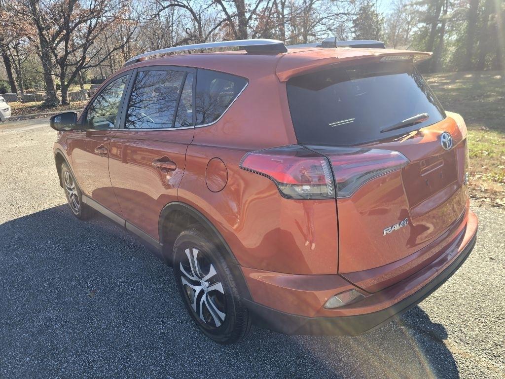 Toyota RAV4 LE AWD 2016