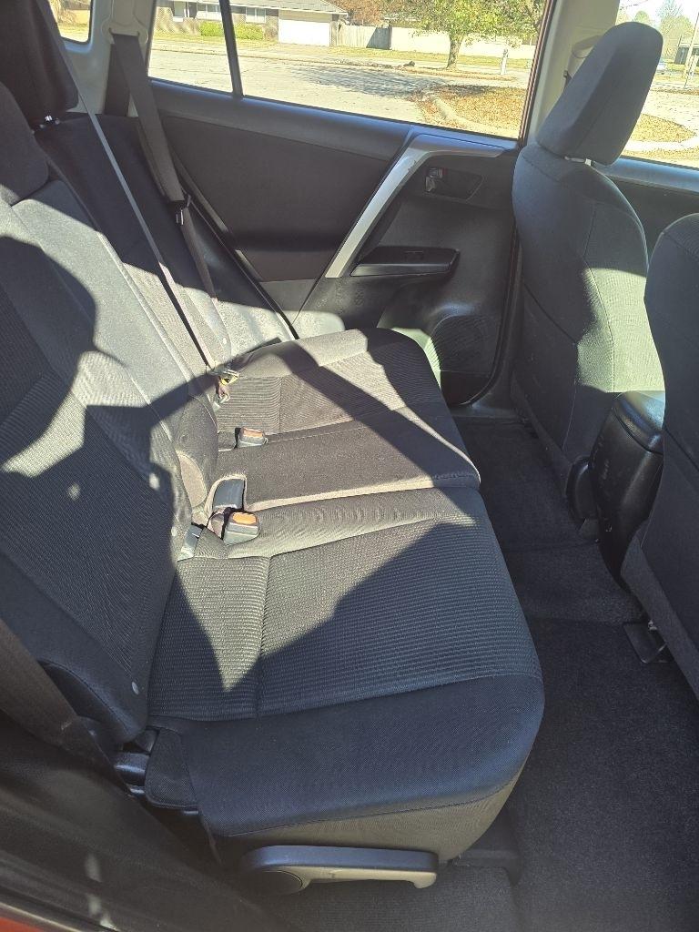 Toyota RAV4 LE AWD 2016