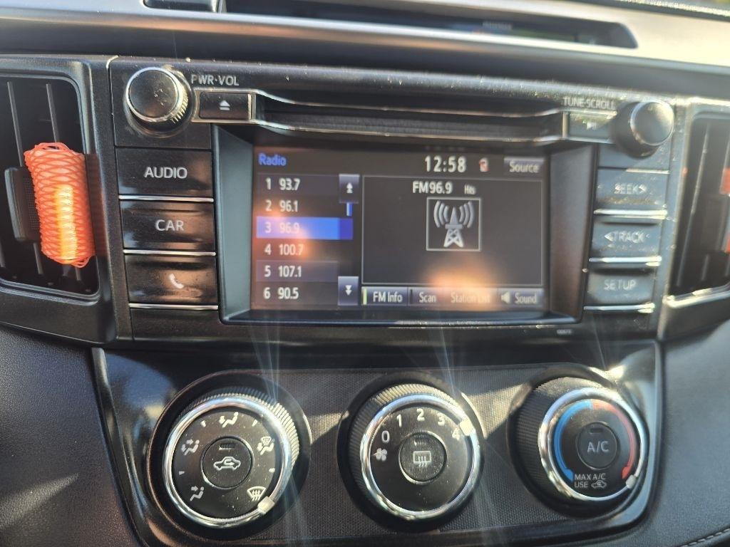 Toyota RAV4 LE AWD 2016