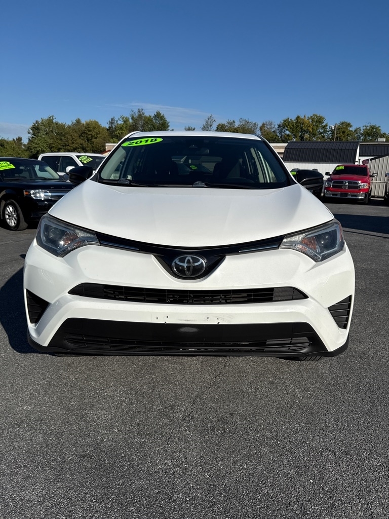 Toyota RAV4 LE FWD 2018