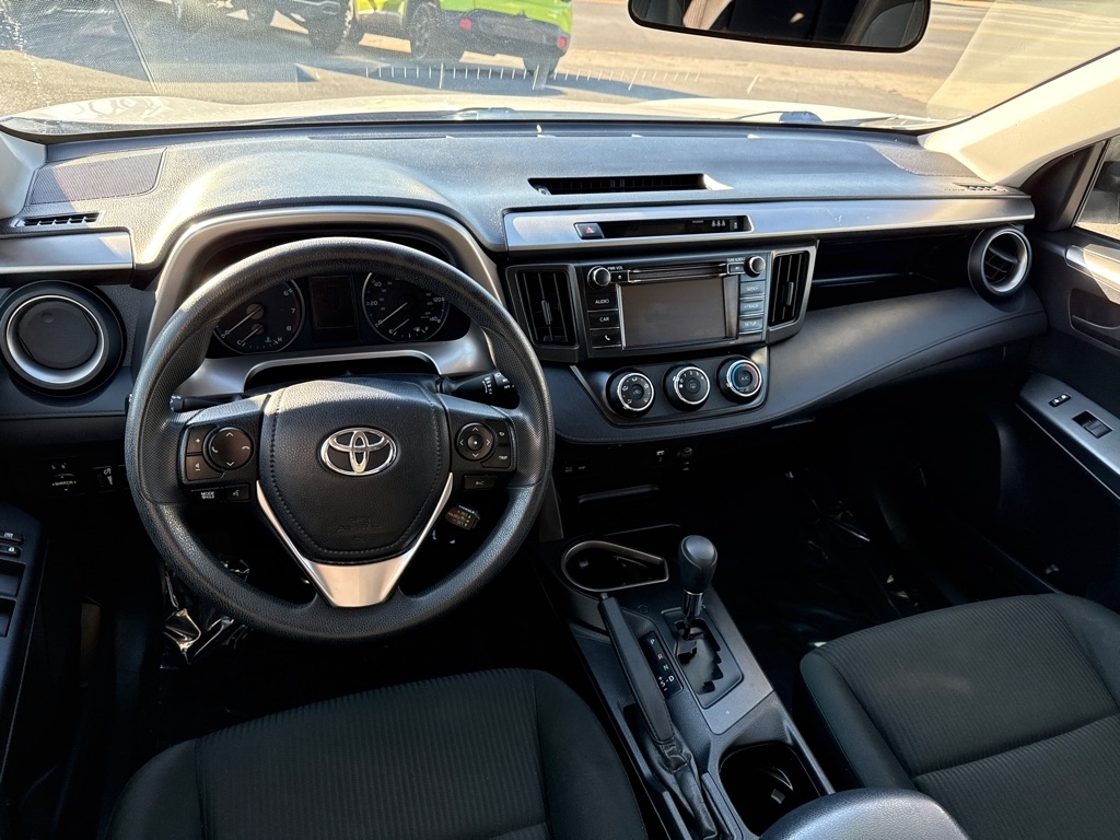 Toyota RAV4 LE FWD 2018