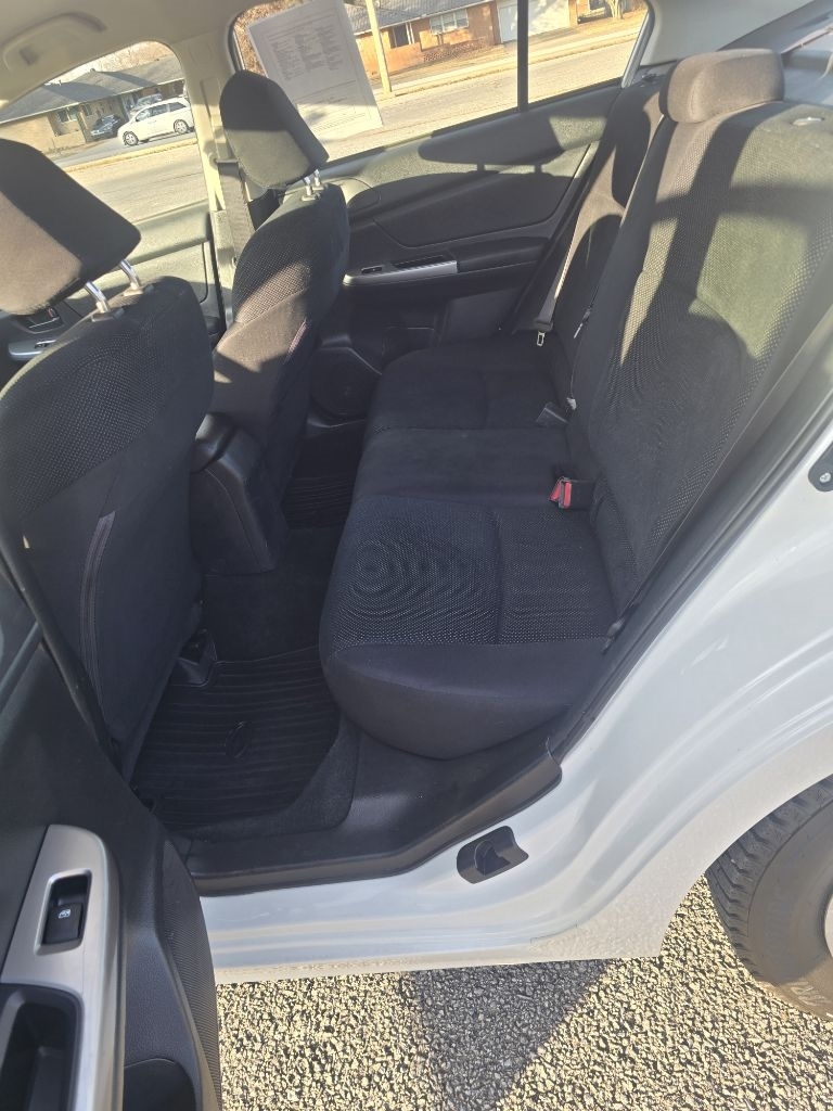 Subaru Impreza Sedan 2.0i PZEV CVT 4-Door 2015