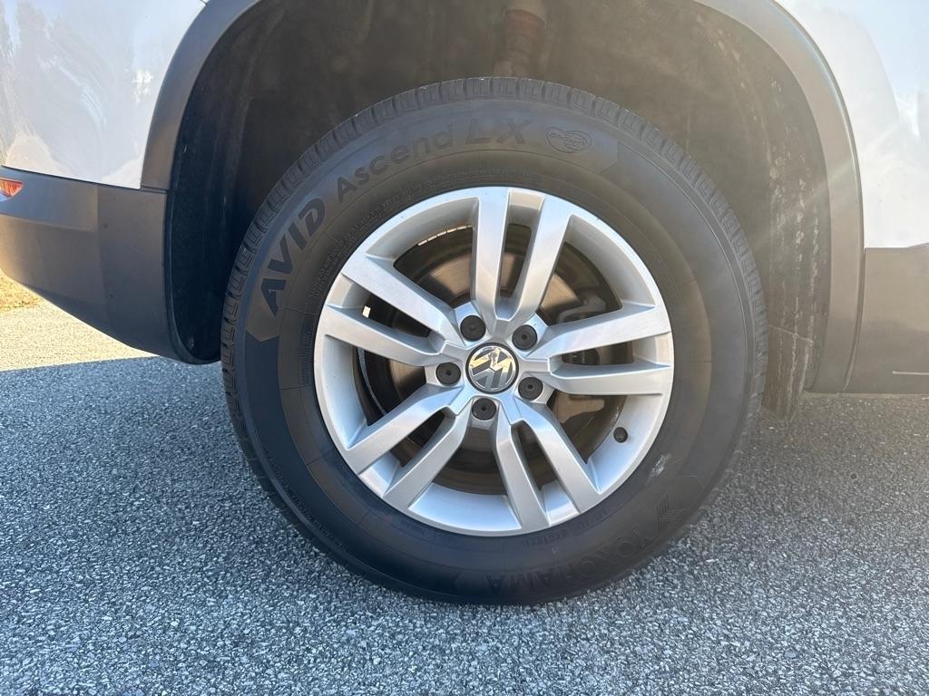 Volkswagen Tiguan S 2013