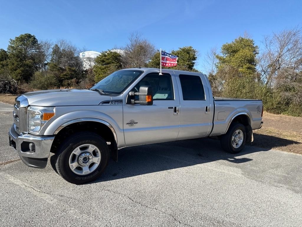 Ford Super Duty F-250 SRW Lariat Crew Cab 4WD 2016