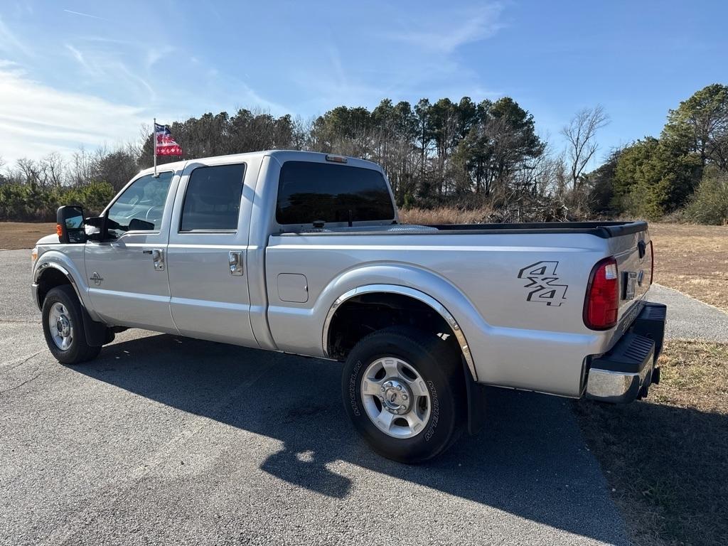 Ford Super Duty F-250 SRW Lariat Crew Cab 4WD 2016