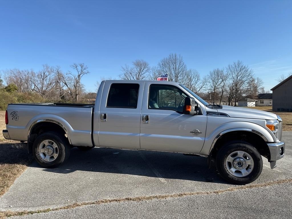 Ford Super Duty F-250 SRW Lariat Crew Cab 4WD 2016