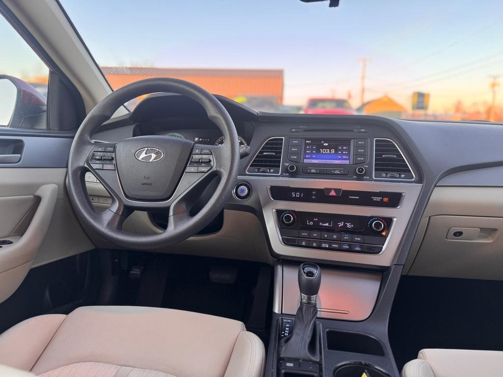 Hyundai Sonata Hybrid Base 2016