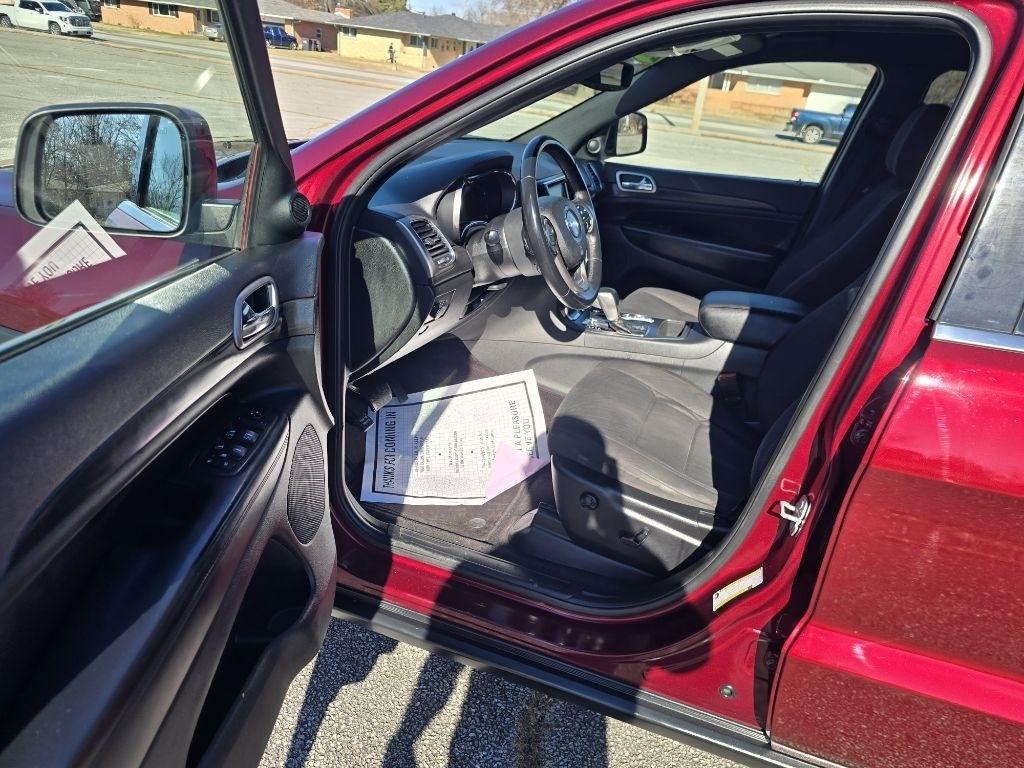 Jeep Grand Cherokee Laredo 2WD 2018