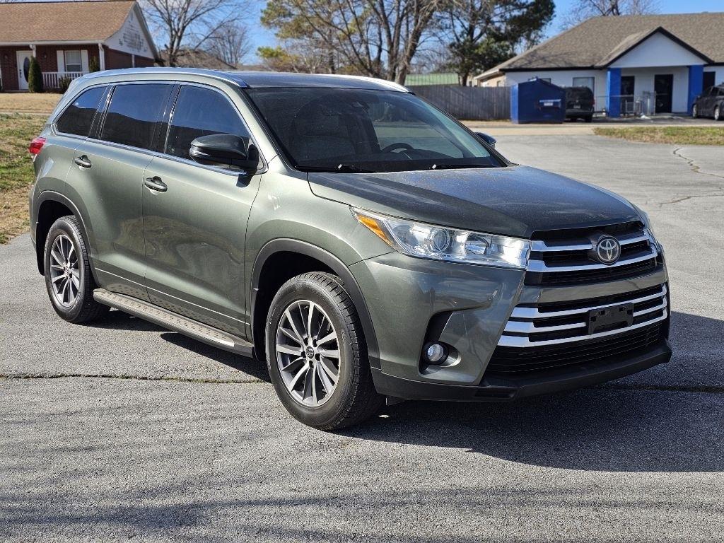 Toyota Highlander SE FWD V6 2018