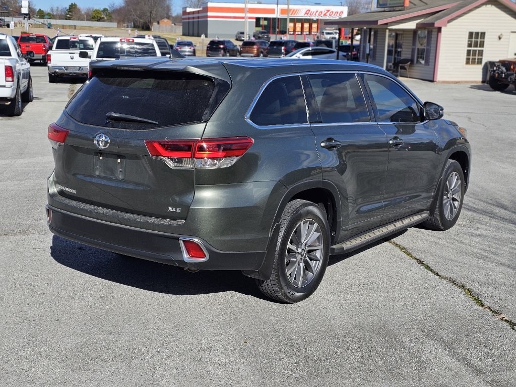 Toyota Highlander SE FWD V6 2018