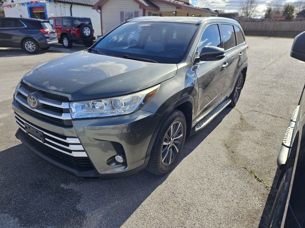 Toyota Highlander SE FWD V6 2018