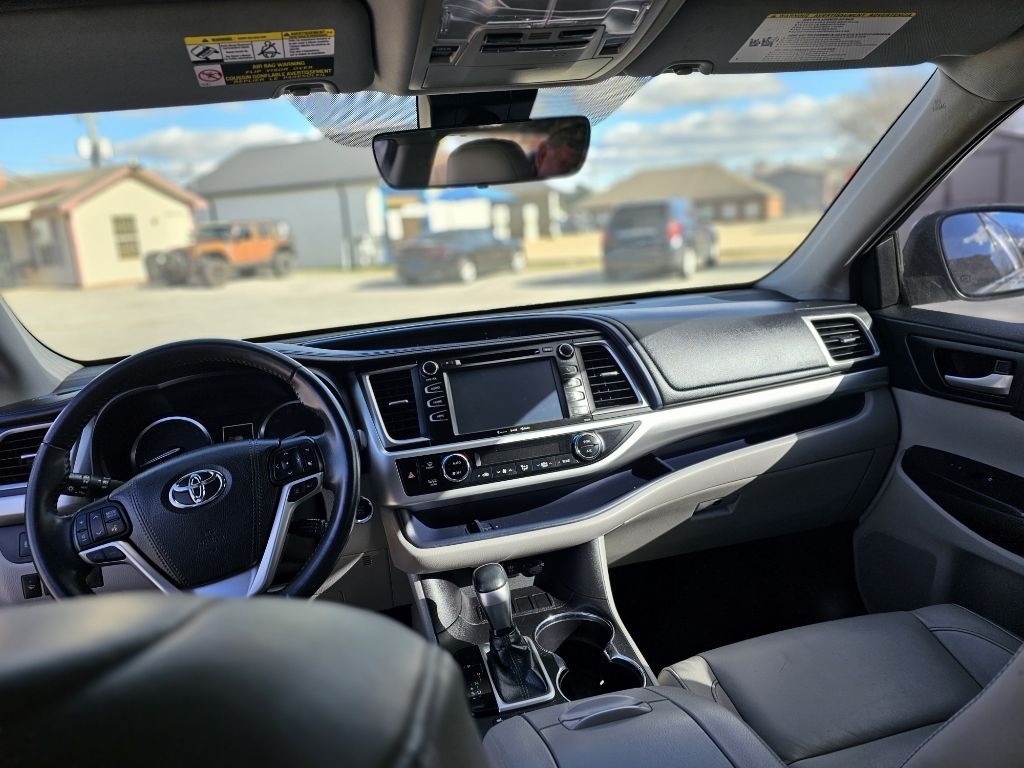 Toyota Highlander SE FWD V6 2018