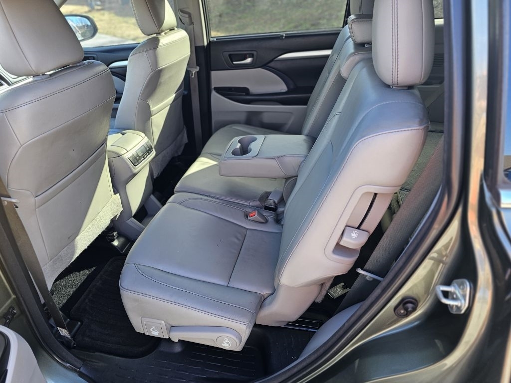 Toyota Highlander SE FWD V6 2018