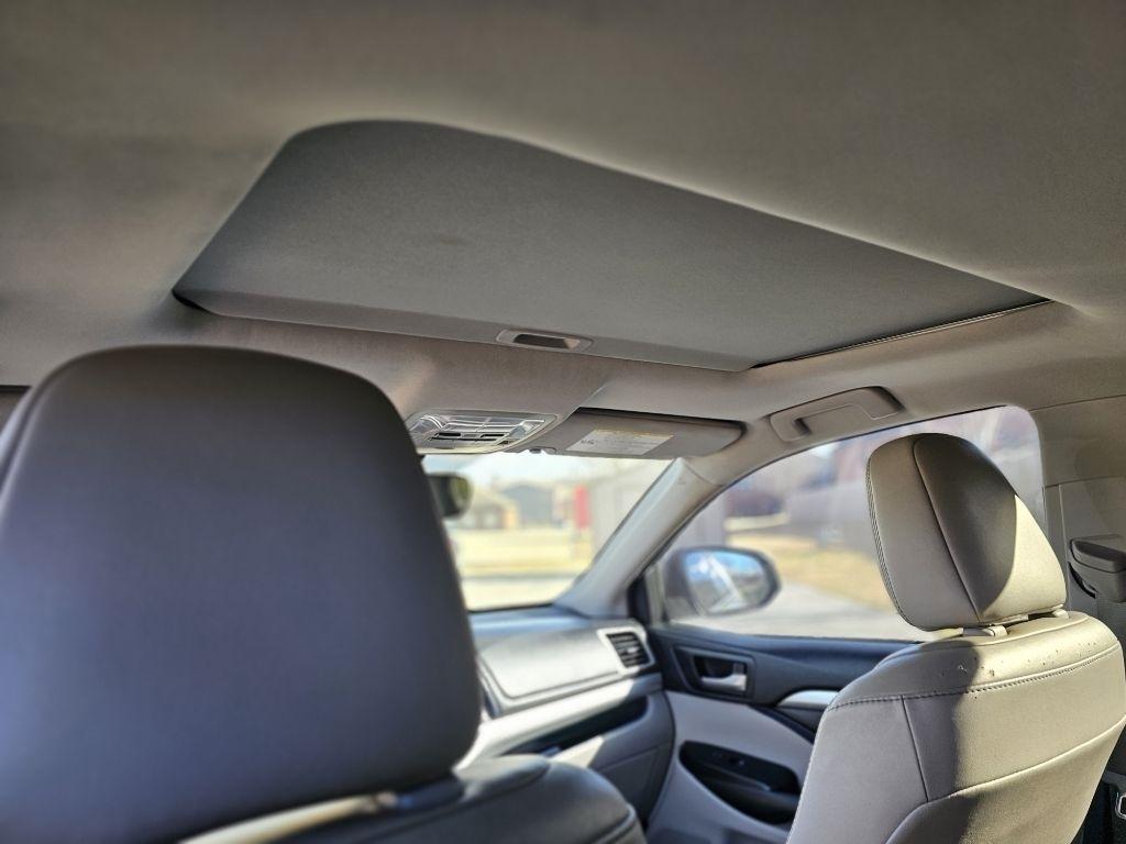 Toyota Highlander SE FWD V6 2018