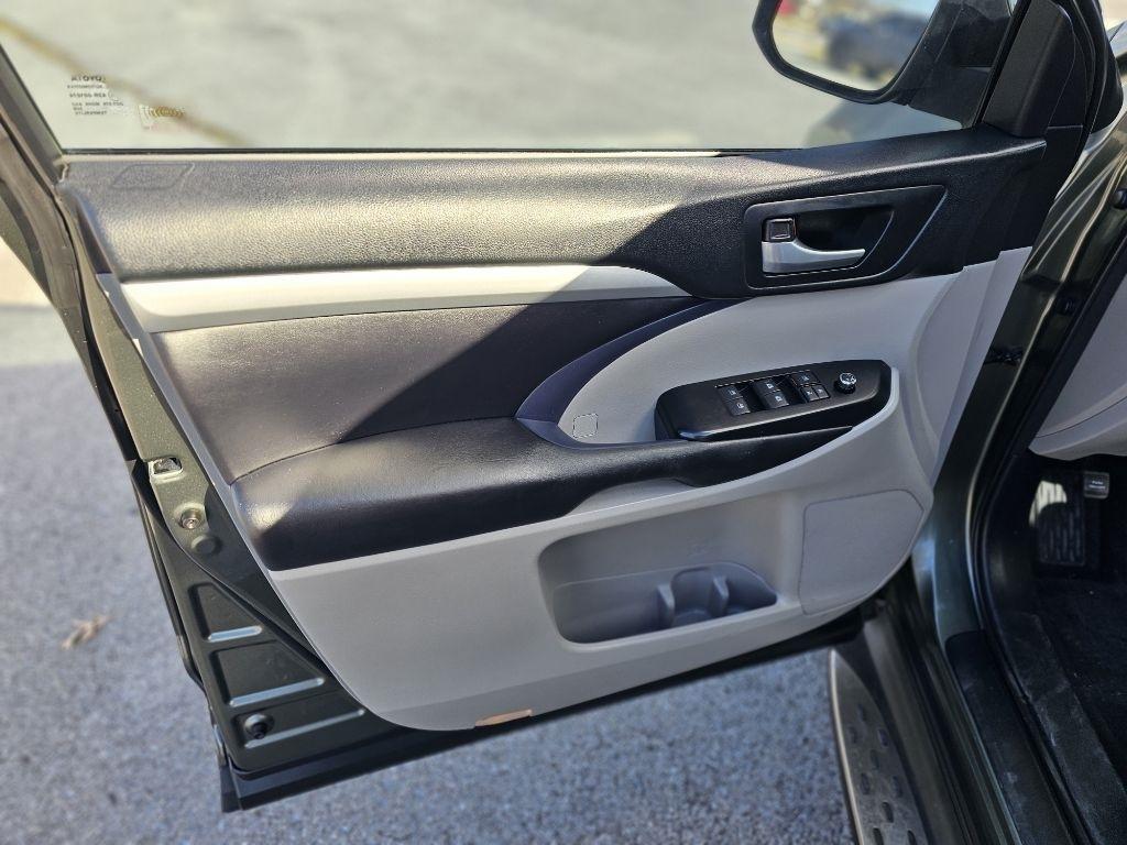 Toyota Highlander SE FWD V6 2018