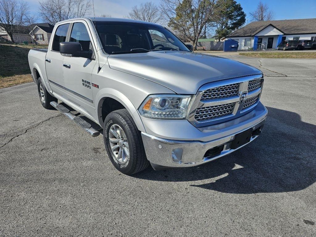 RAM 1500 Laramie Crew Cab SWB 4WD 2014