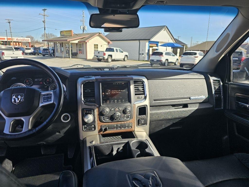 RAM 1500 Laramie Crew Cab SWB 4WD 2014