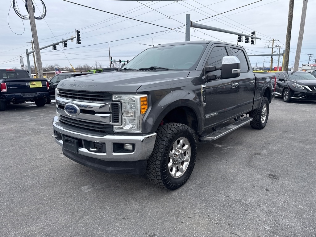 Ford Super Duty F-250 SRW Lariat Crew Cab 4WD 2017