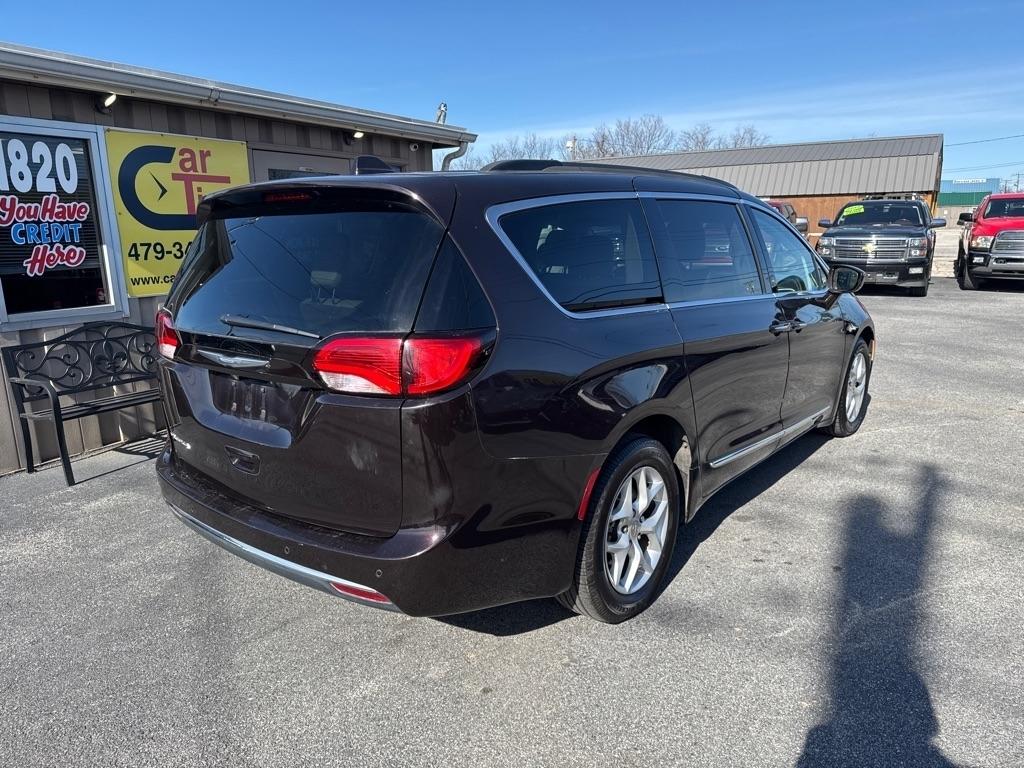 Chrysler Pacifica Touring-L 2017