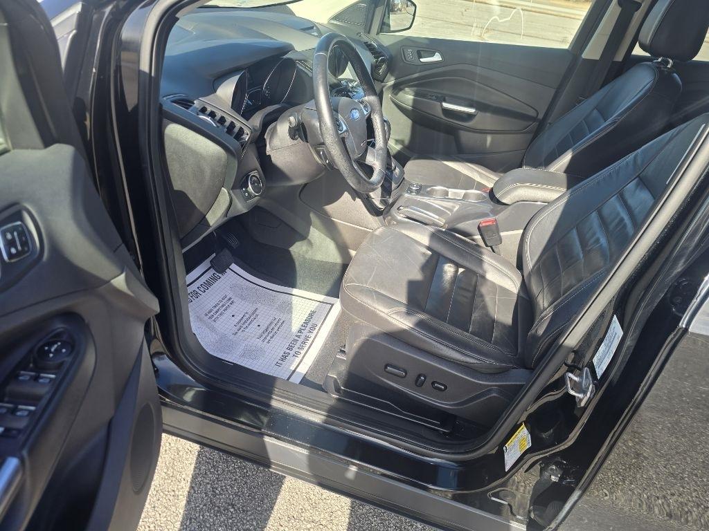 Ford Escape Titanium 4WD 2016