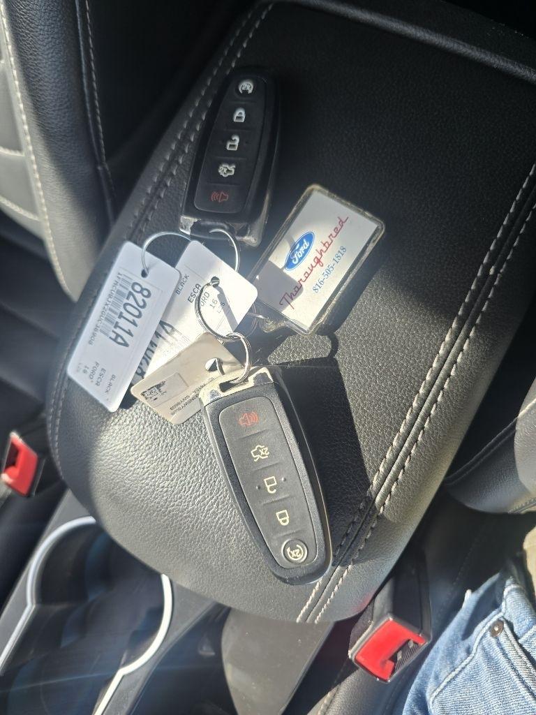 Ford Escape Titanium 4WD 2016