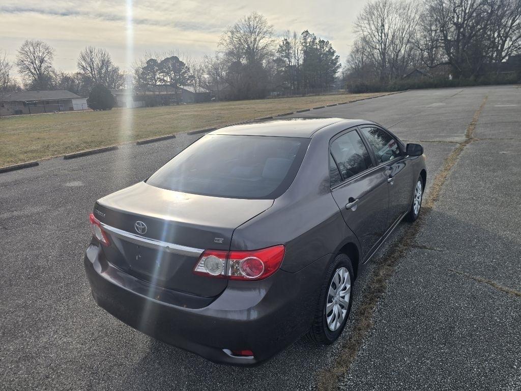 Toyota Corolla L 4-Speed AT 2012