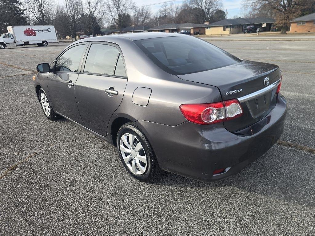 Toyota Corolla L 4-Speed AT 2012