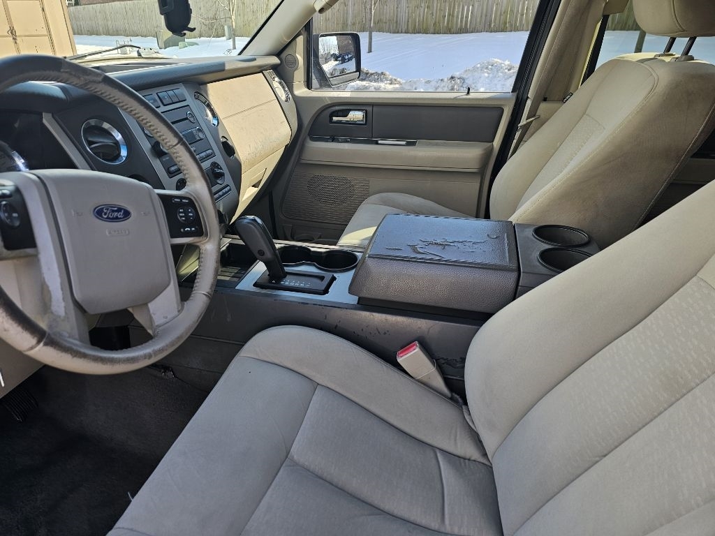 Ford Expedition EL King Ranch 4WD 2011