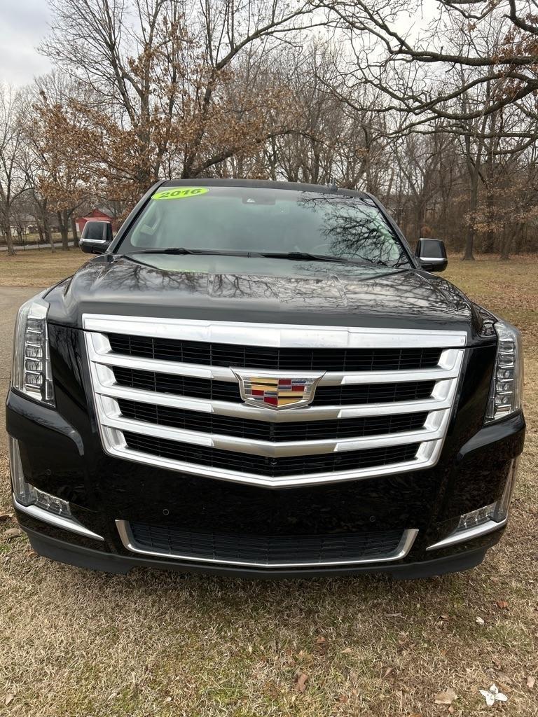 Cadillac Escalade Luxury 2WD 2016