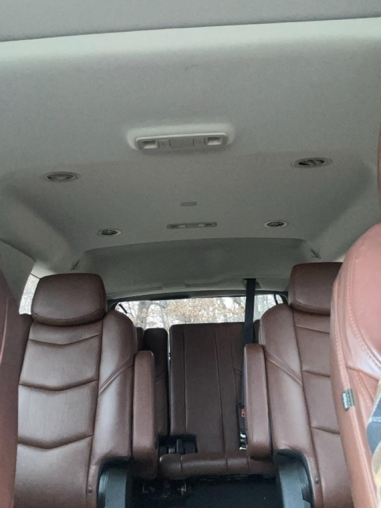 Cadillac Escalade Luxury 2WD 2016