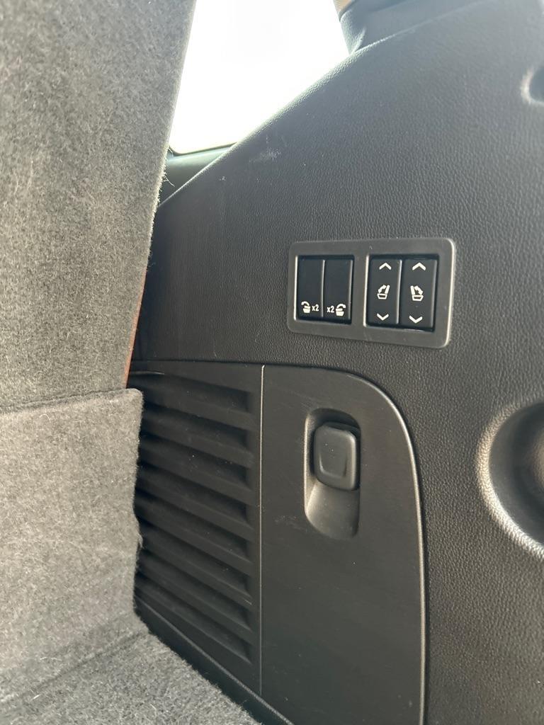 Cadillac Escalade Luxury 2WD 2016