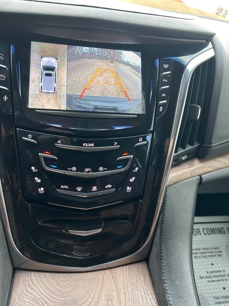 Cadillac Escalade Luxury 2WD 2016